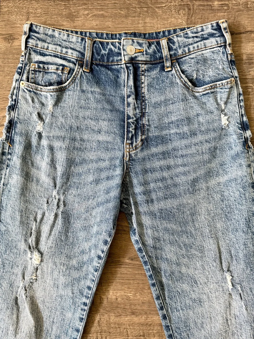 Pilcro Womens The Borrowed Boyfriend Jeans Size 26 Light Wash Distressed Raw Hem - Picture 8 of 16